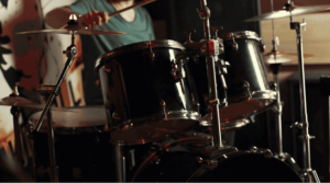 Unlock the secrets of how to play the drums from basics to advanced techniques. Learn how to play the drums with confidence through our expert guide.